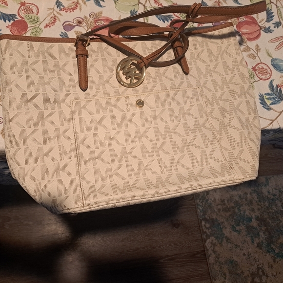 Michael Kors Purse - Picture 3 of 14